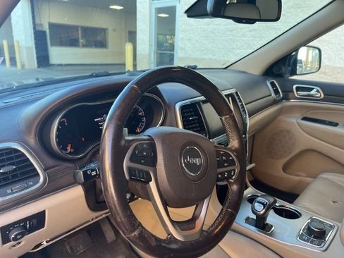 Used 2014 Jeep Grand Cherokee Overland w/ Advanced Technology Group image 10