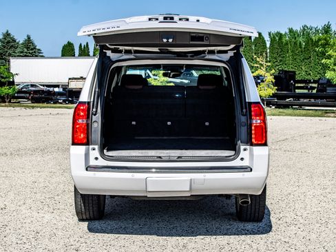 Used 2019 Chevrolet Suburban Premier w/ Premier Plus Edition AWD/4WD image 7
