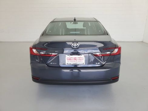 Used 2025 Toyota Camry LE w/ Convenience Package FWD image 6