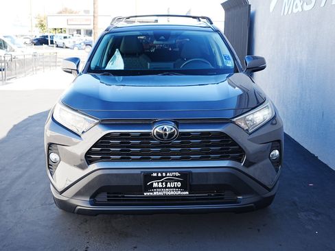 Used 2021 Toyota RAV4 XLE image 2