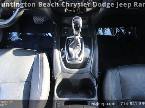 Used 2019 Nissan Rogue Sport SL w/ Premium Package image 14