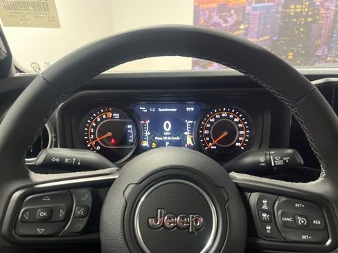 New 2025 Jeep Gladiator Sport image 11