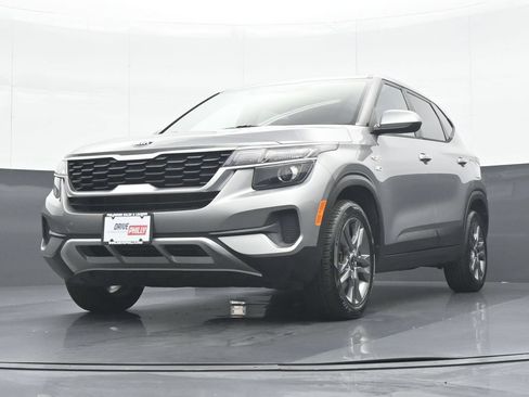 Used 2021 Kia Seltos LX AWD/4WD image 25