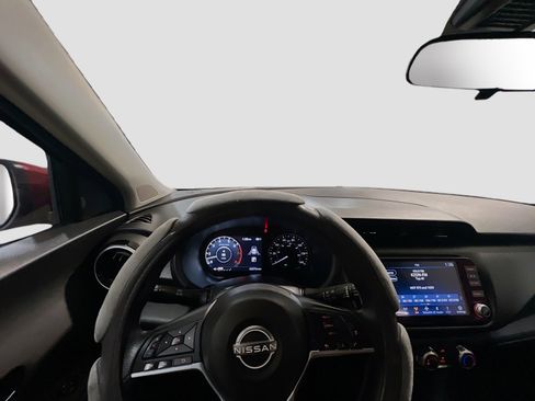 Used 2023 Nissan Kicks SV FWD image 7