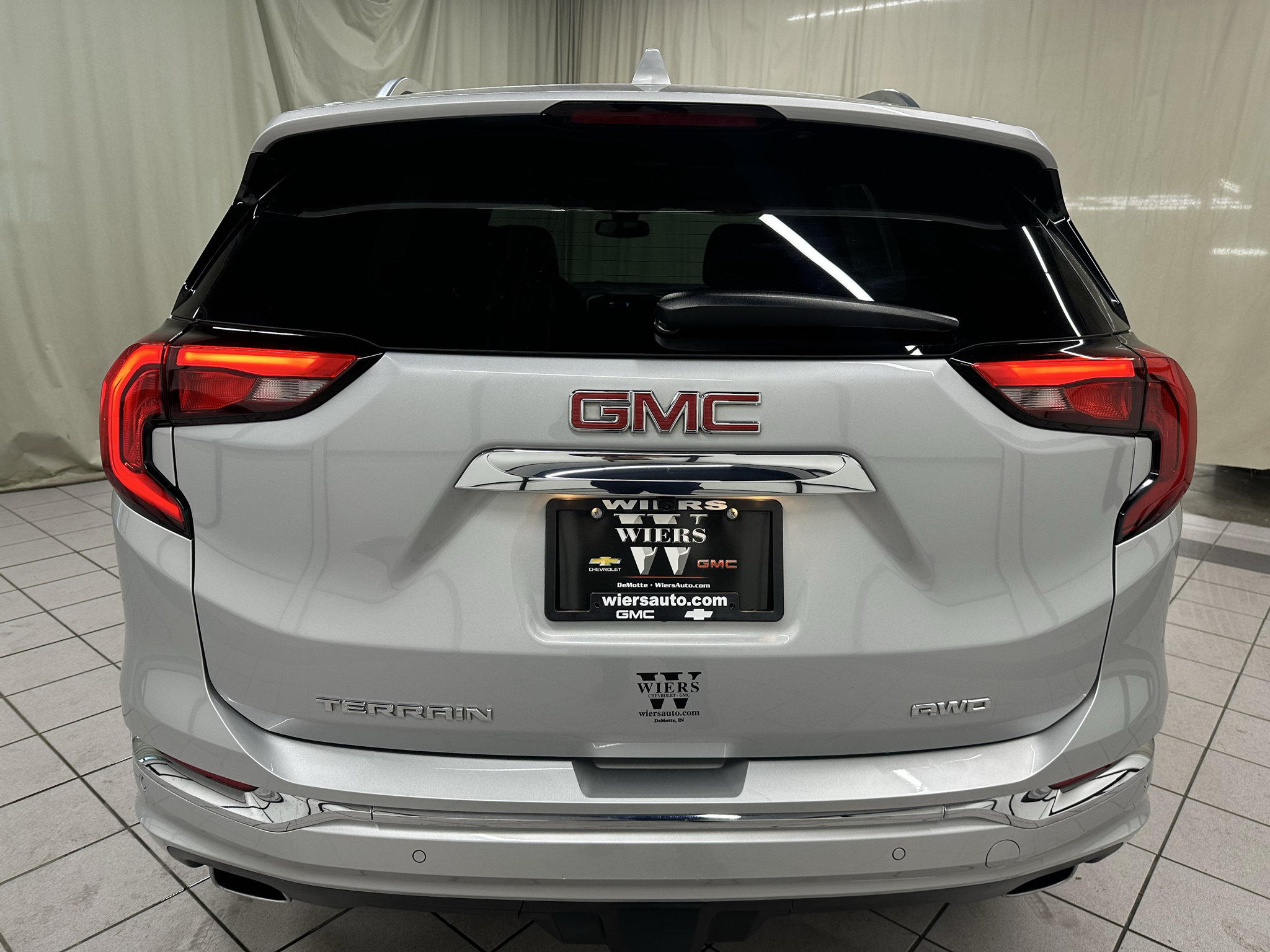 Used 2018 GMC Terrain Denali w/ Advanced Safety Package AWD/4WD image 6