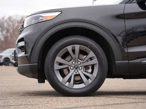 Used 2023 Ford Explorer XLT w/ Equipment Group 202A image 15