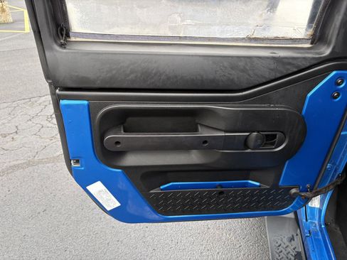 Used 2016 Jeep Wrangler Sport w/ Connectivity Group image 3