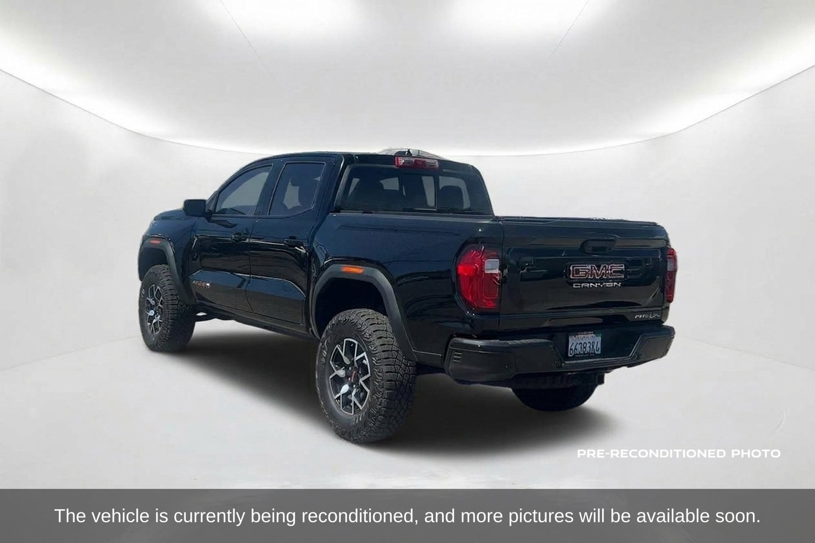 Used 2026 GMC Canyon AT4X AWD/4WD image 8