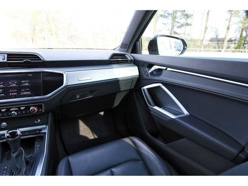 Used 2020 Audi Q3 2.0T Premium Plus w/ Premium Plus Package image 8