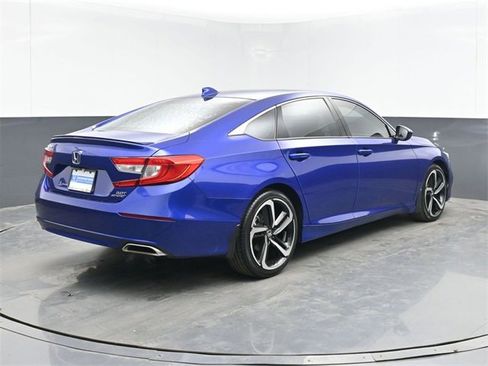 Used 2018 Honda Accord Sport image 10