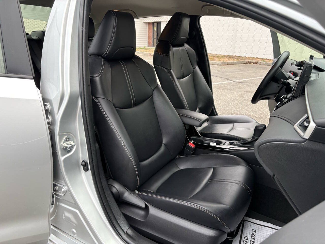 Used 2022 Toyota Corolla LE w/ Premium Interior Package FWD image 45