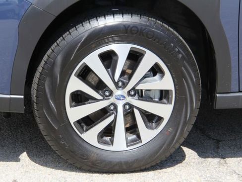Used 2025 Subaru Outback Premium AWD/4WD image 14