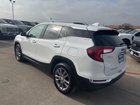 Used 2023 GMC Terrain SLT image 14