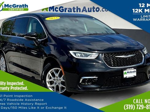 Used 2023 Chrysler Pacifica Touring-L FWD image 1