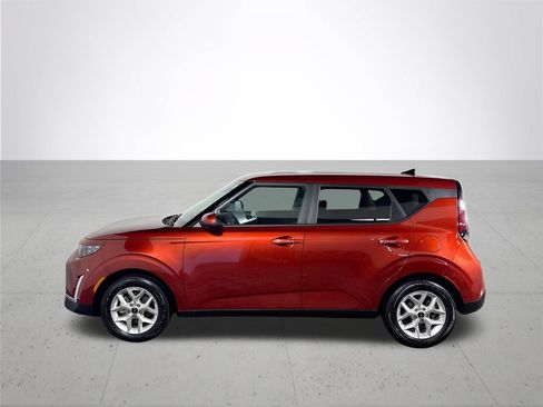 Certified 2025 Kia Soul LX w/ LX Technology Package FWD image 9