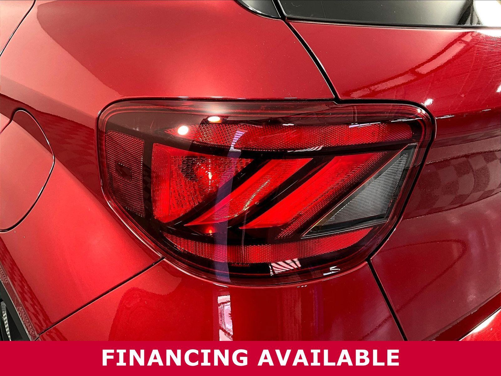 Used 2025 Hyundai Venue SEL FWD image 21