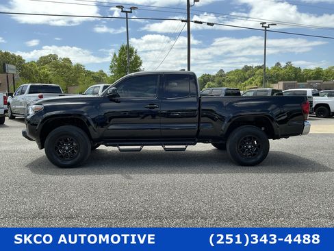Used 2022 Toyota Tacoma SR5 image 7