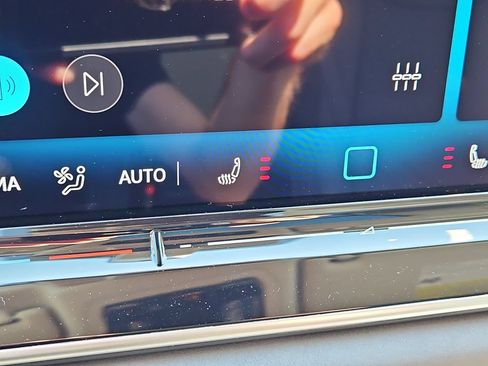 New 2026 Volkswagen Tiguan SE AWD/4WD image 12