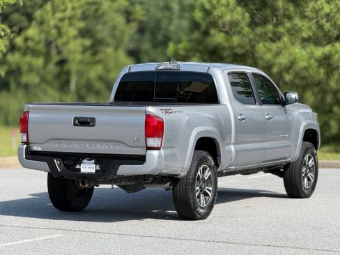Used 2017 Toyota Tacoma TRD Sport w/ Tow Package RWD image 11