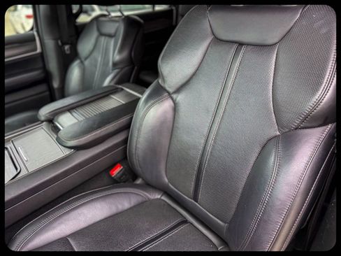 Used 2024 Jeep Wagoneer L Series II w/ Flexible Seating Group image 24