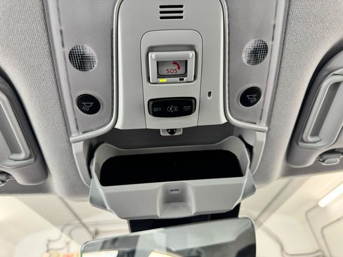 Used 2022 Toyota Prius Prime LE FWD image 35