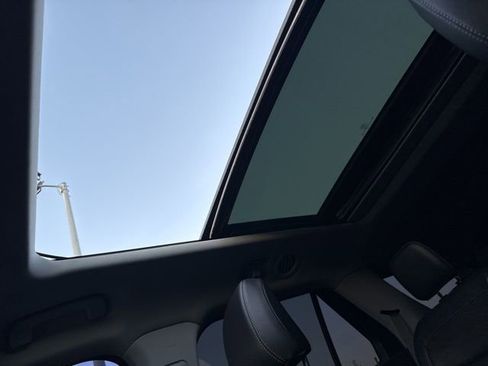 Used 2022 Ford Explorer XLT w/ Equipment Group 202A image 30