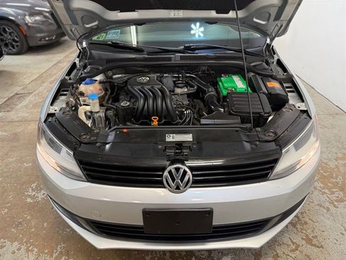 Used 2011 Volkswagen Jetta Sedan image 9
