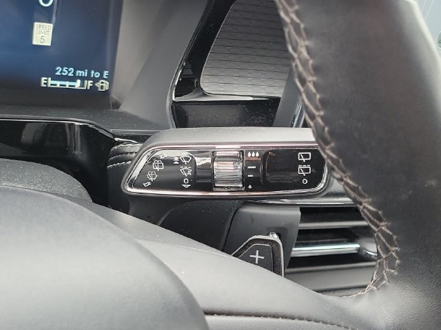 Used 2023 Lincoln Corsair AWD w/ Equipment Group 101A image 14