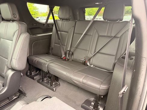 Used 2022 Chevrolet Suburban RST w/ Luxury Package AWD/4WD image 32