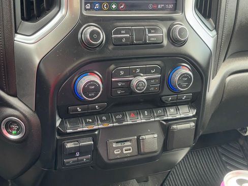 Used 2022 Chevrolet Silverado 1500 LT w/ Convenience Package II image 11