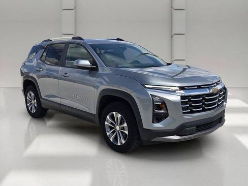 Used 2025 Chevrolet Equinox LT w/ Convenience Package II FWD image 7