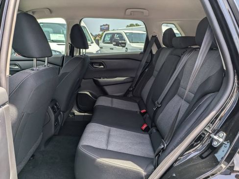 Used 2024 Nissan Rogue SV FWD image 15
