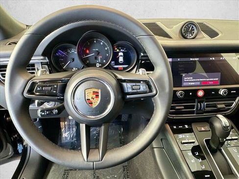 Used 2026 Porsche Macan AWD/4WD image 13