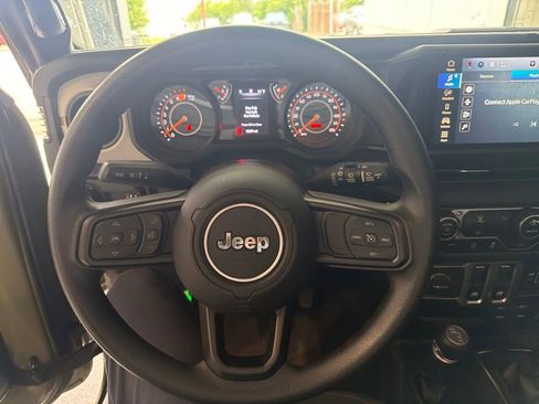 Used 2025 Jeep Wrangler Sport AWD/4WD image 7