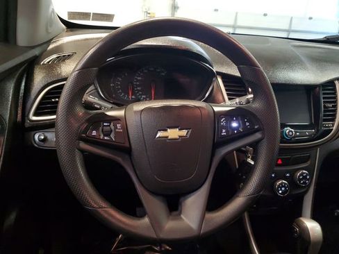 Used 2017 Chevrolet Trax LT AWD/4WD image 16