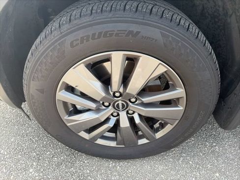Used 2025 Nissan Pathfinder SV AWD/4WD image 10