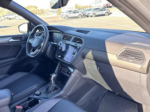 Used 2022 Volkswagen Tiguan SE R-Line AWD/4WD image 29