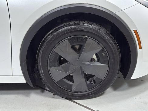 Certified 2025 Toyota Prius LE image 21