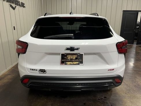 Used 2024 Chevrolet Trax RS w/ Driver Confidence Package image 9