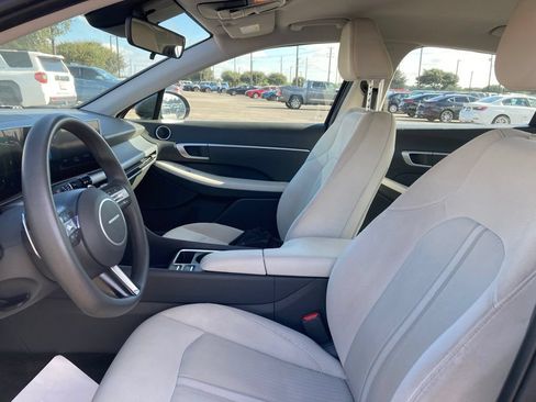 Used 2025 Hyundai Sonata SEL FWD image 10