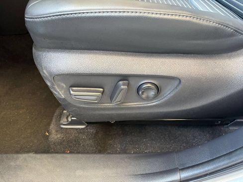 Used 2025 Toyota Highlander XSE AWD/4WD image 22