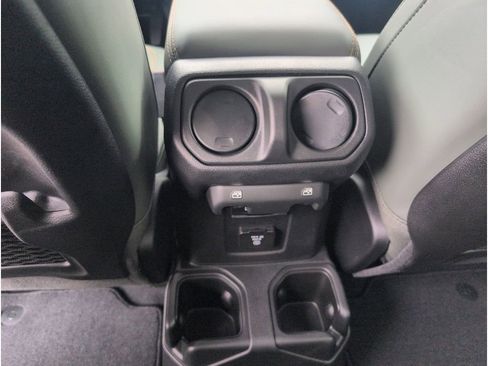 New 2025 Jeep Gladiator Mojave w/ Convenience Group image 34