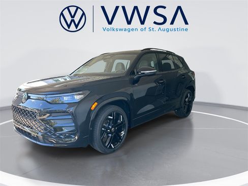 New 2026 Volkswagen Tiguan SE R-Line image 3