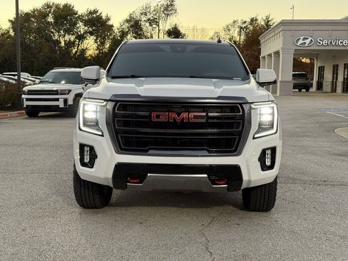 Used 2024 GMC Yukon AT4 w/ AT4 Premium Package image 2