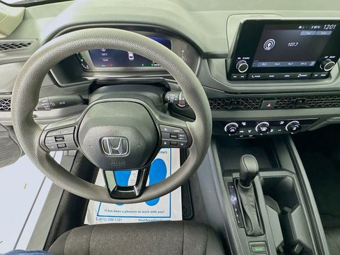Used 2025 Honda Accord LX image 11