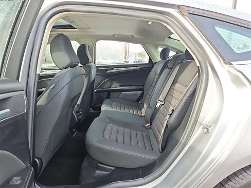 Used 2020 Ford Fusion SE image 10