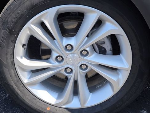 Used 2023 Buick Encore GX Preferred FWD image 6