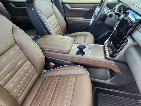 New 2026 GMC Acadia Denali Ultimate w/ LPO, Floor Liner Package image 17