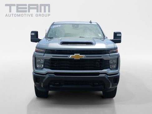 Used 2024 Chevrolet Silverado 2500 Custom w/ Custom Value Package AWD/4WD image 2