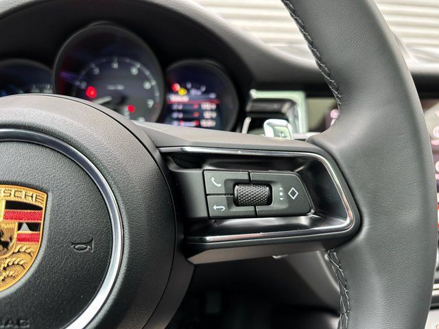 Certified 2026 Porsche Macan AWD/4WD image 16